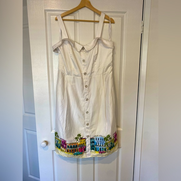 City Chic Dresses & Skirts - City Chic White cotton printed dress size Small 16 with pockets